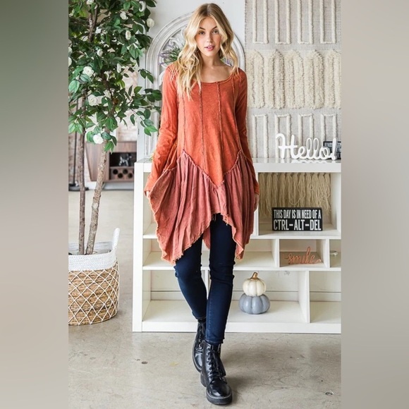 OLI & HALI Women’s MIX MEDIA SHARKBIKTE FLARE HEM TOP (Brick) - Picture 6 of 7